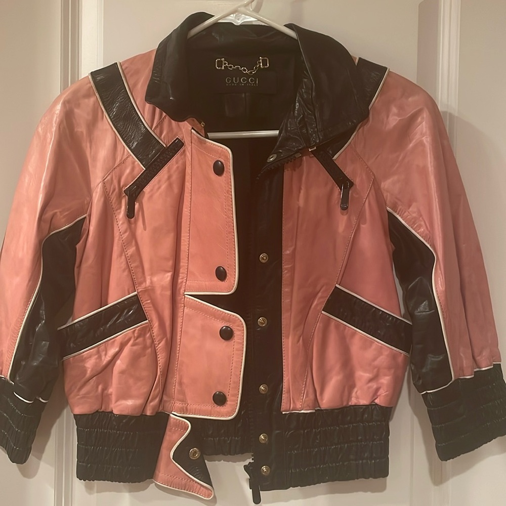 Woman’s Gucci leather jacket pink vintage look